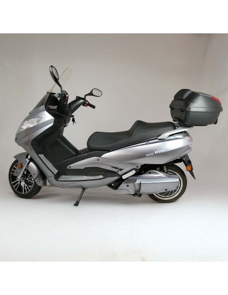 Scooter électrique d'occasion e-jet gris métallisé + top case