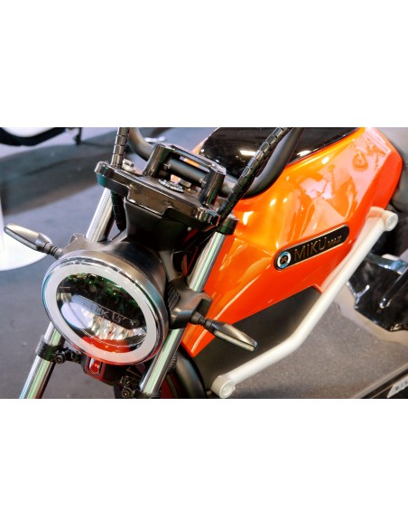 Moto e-miku max phare 50 cc 45 km/h