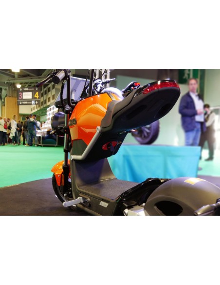 Moto électrique e-miku max batterie amovible offrant une autonomie de 50 km