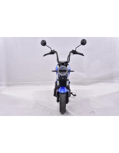 Phare avant de la moto électrique 50 cc e-miku max bleue